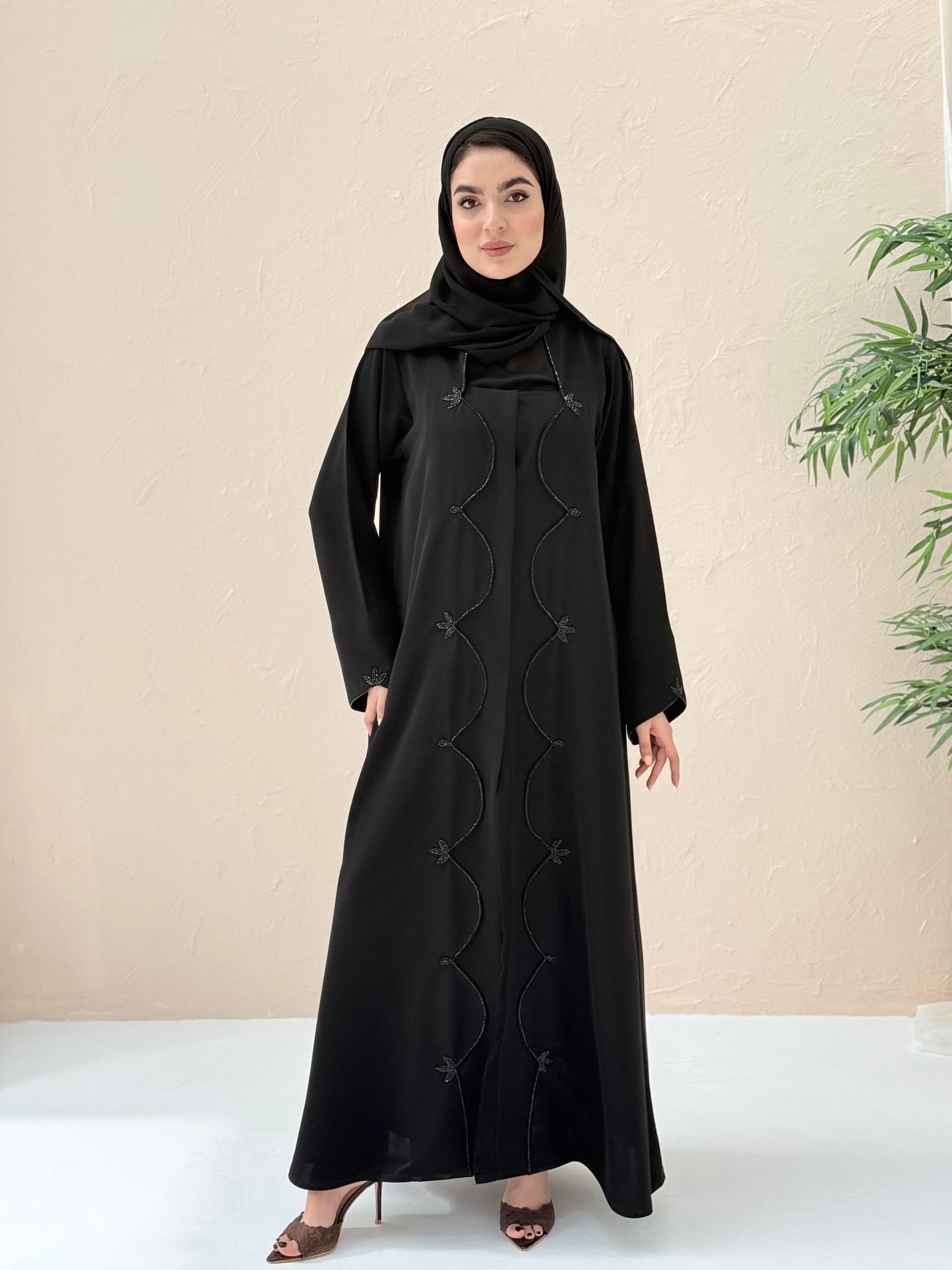 O 311 Noir Dual Handwork Abaya