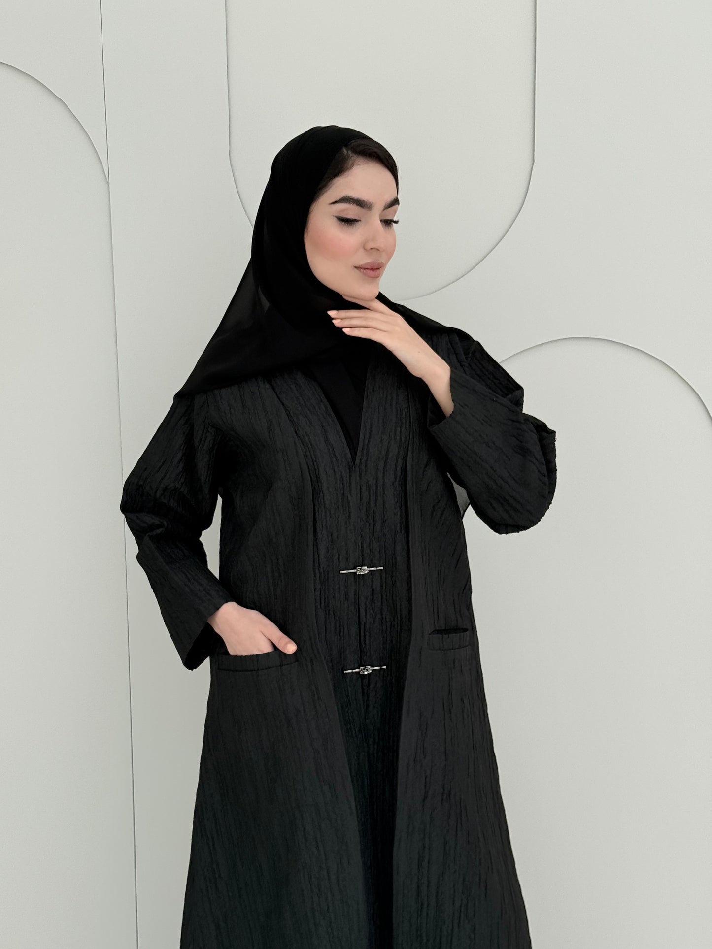 O 307 Noir Jacquard Daily Abaya