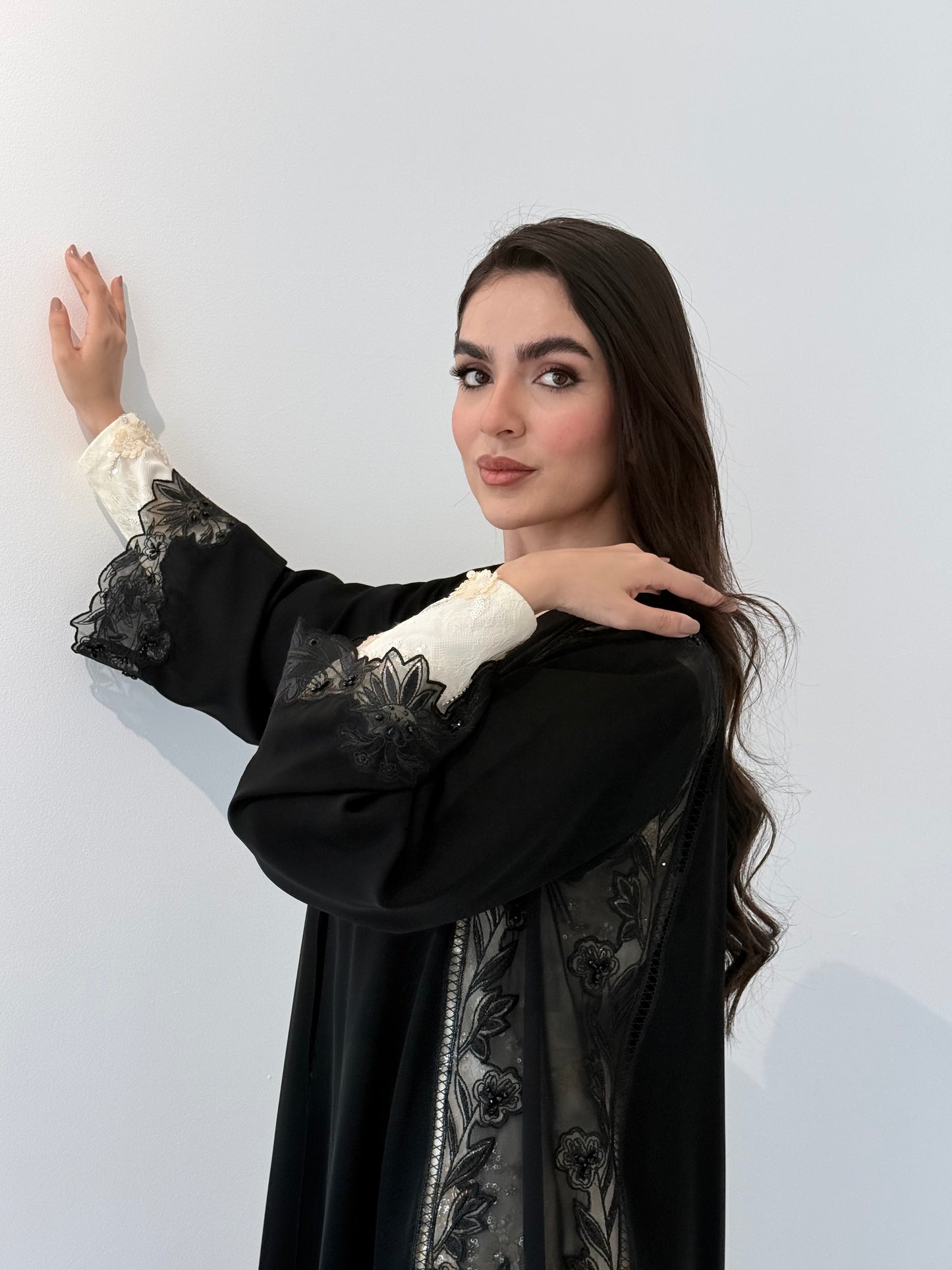 O 333 Noir Royal Abaya ✨
