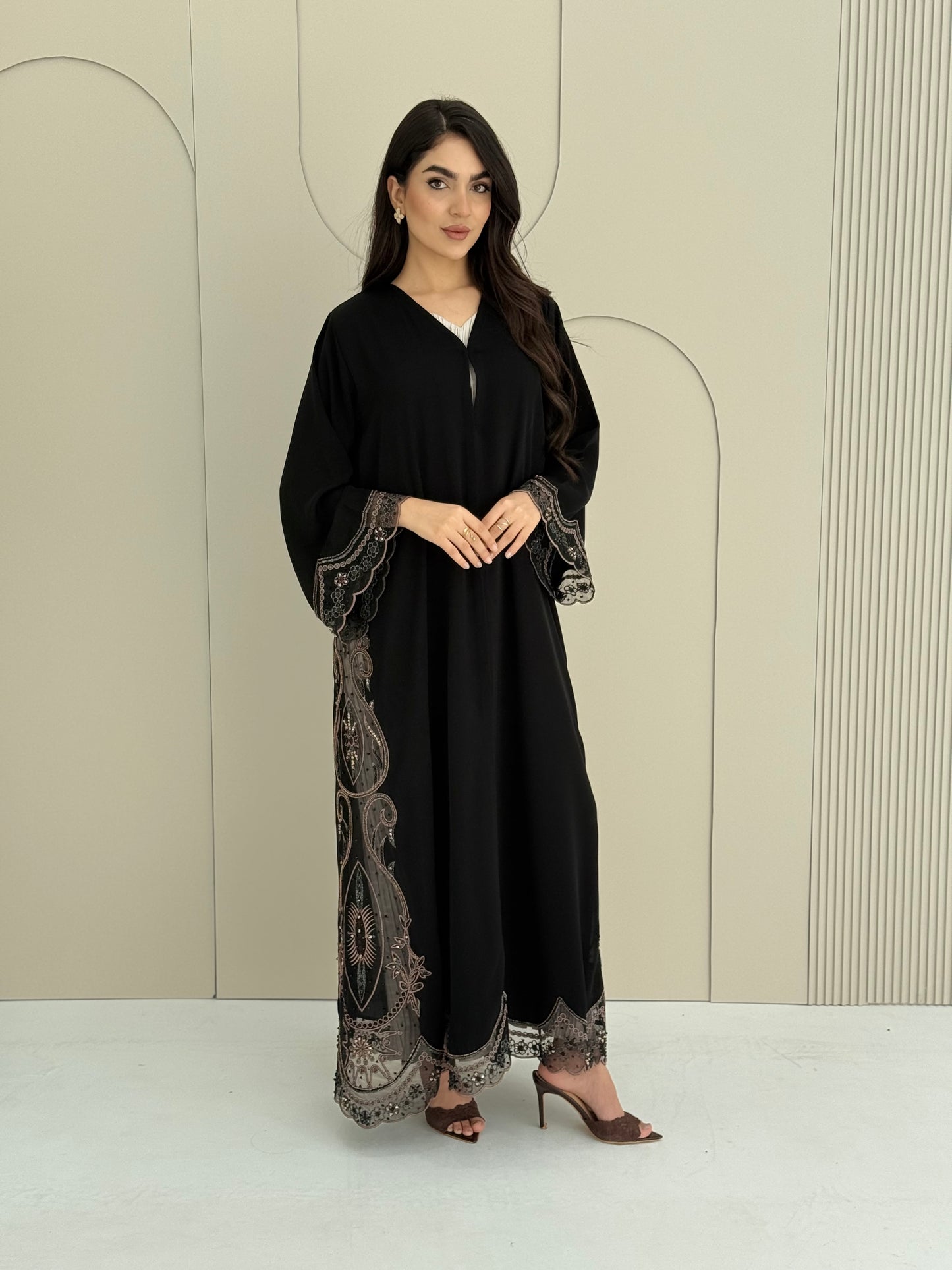 O 313 Desert Pearl Abaya