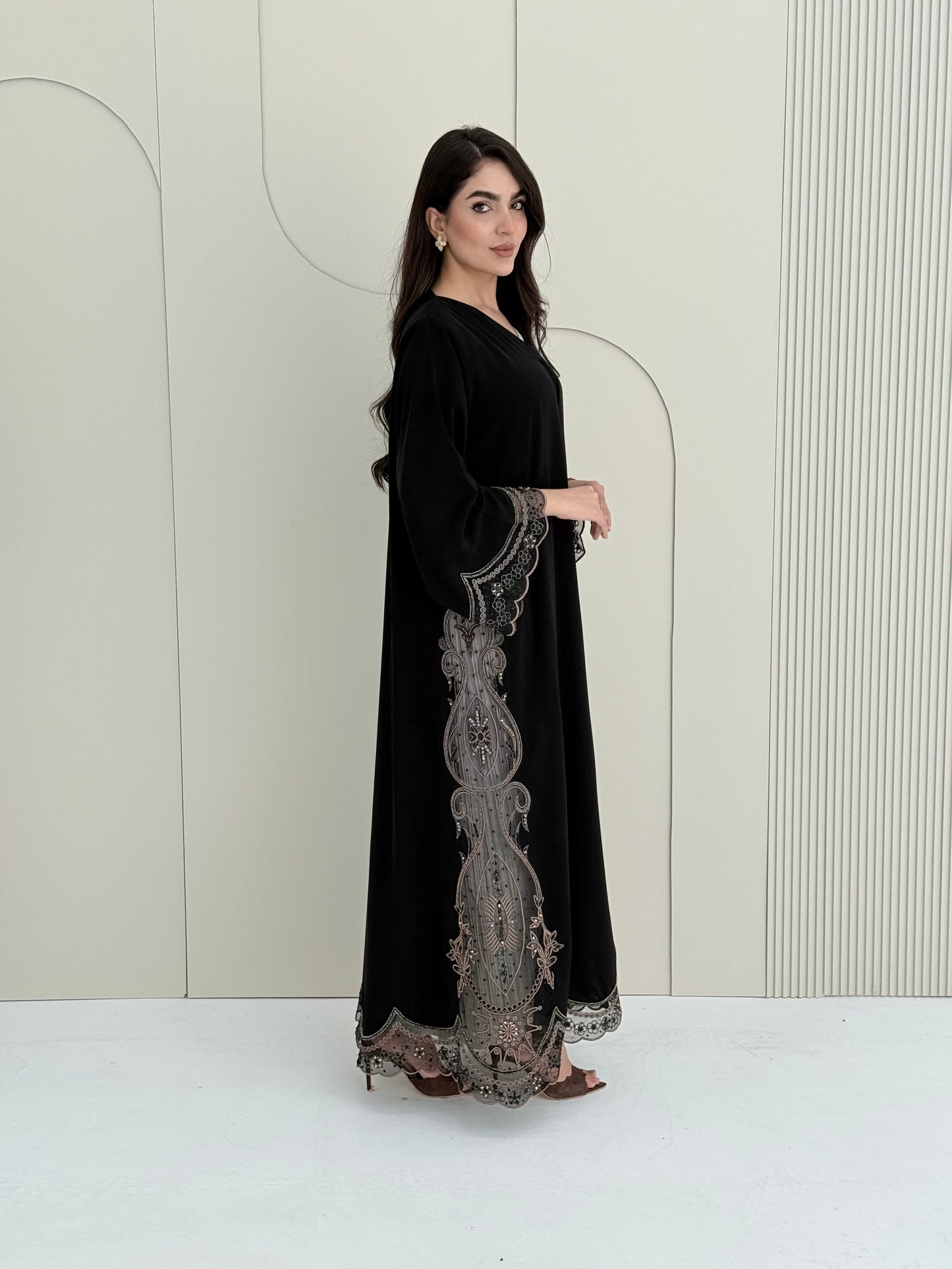 O 313 Desert Pearl Abaya