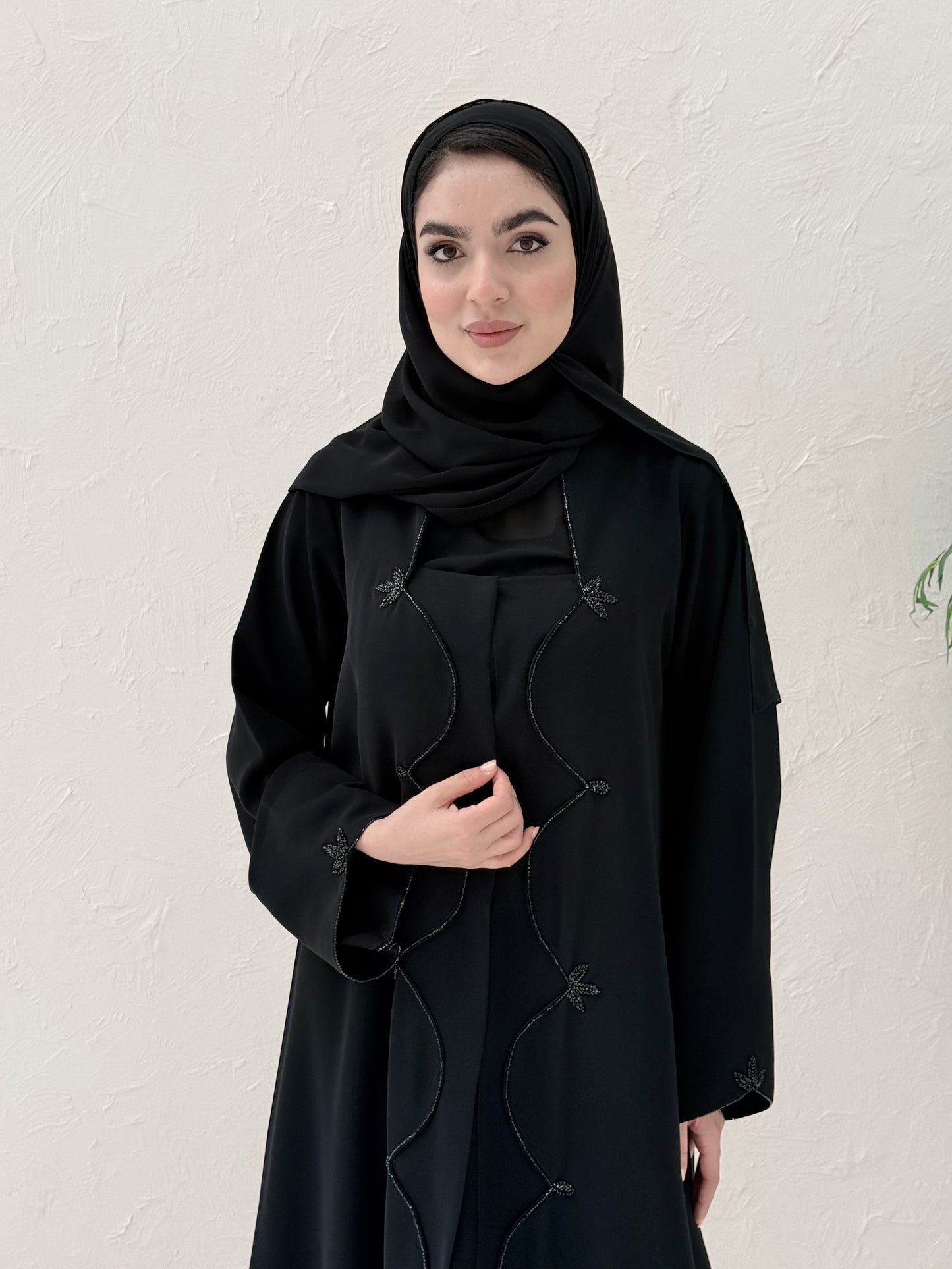 O 311 Noir Dual Handwork Abaya