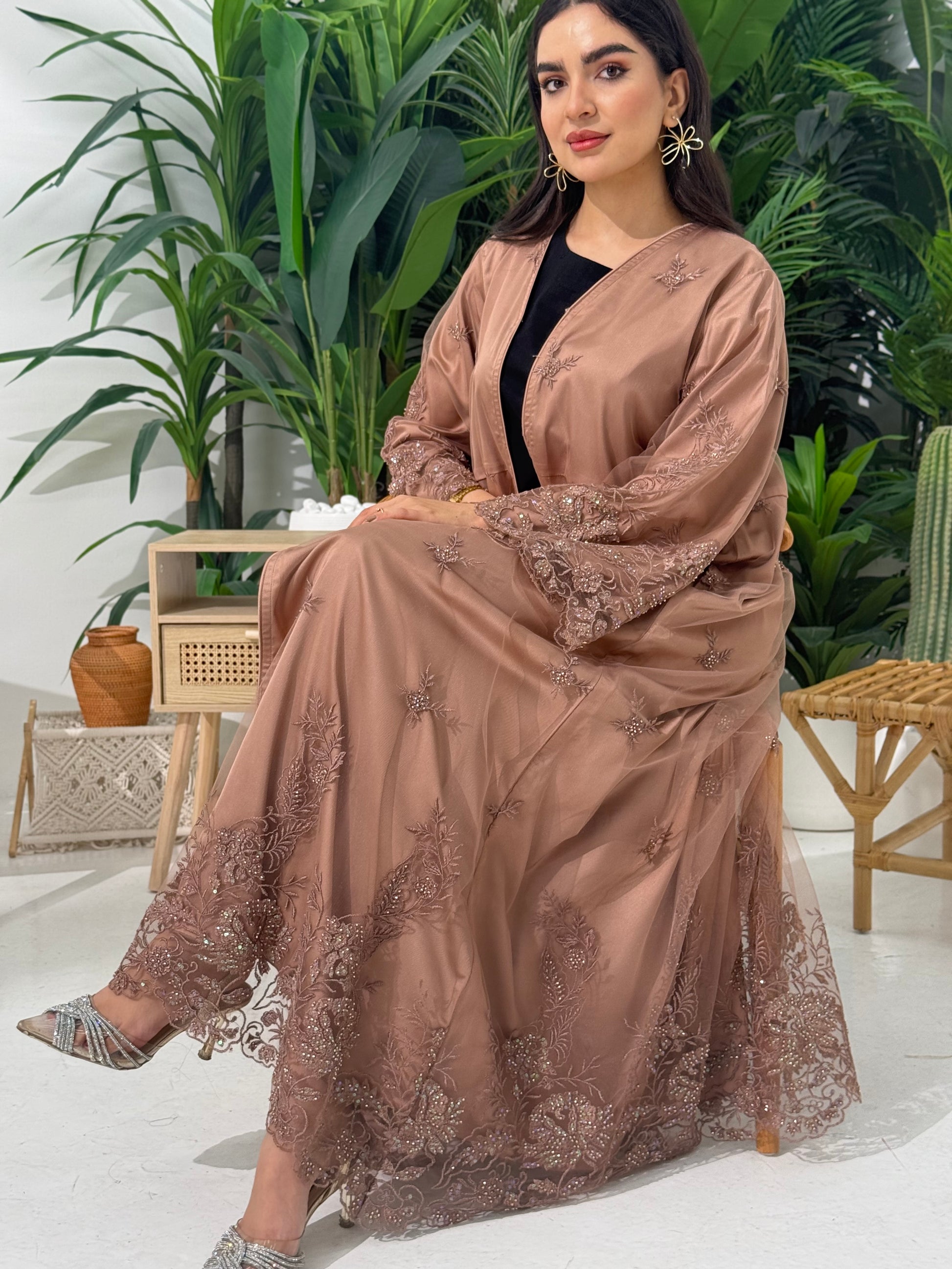 Dusty Pink Dantel (Lace) embroidery abaya, perfect for Eid and weddings